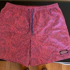 Vineyard Vines mens Large swim shorts